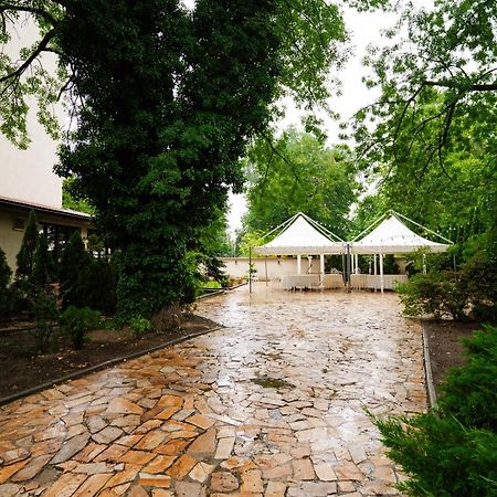 Hotel Royal Plaza By Timhotels Timisoara Bagian luar foto
