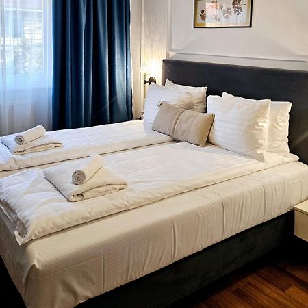 Hotel Royal Plaza By Timhotels Timisoara Bagian luar foto