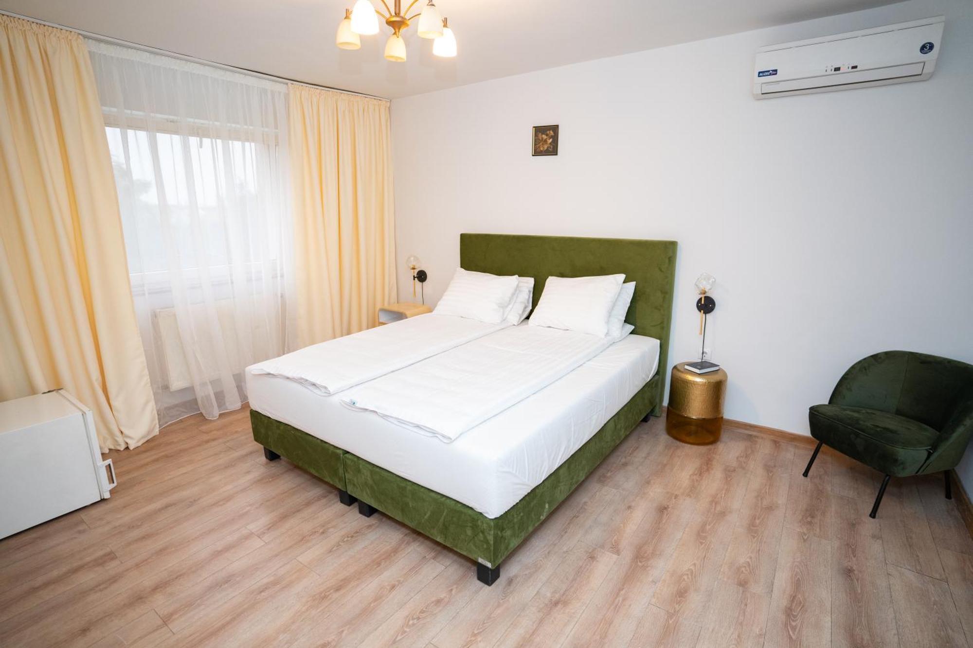 Hotel Royal Plaza By Timhotels Timisoara Bagian luar foto