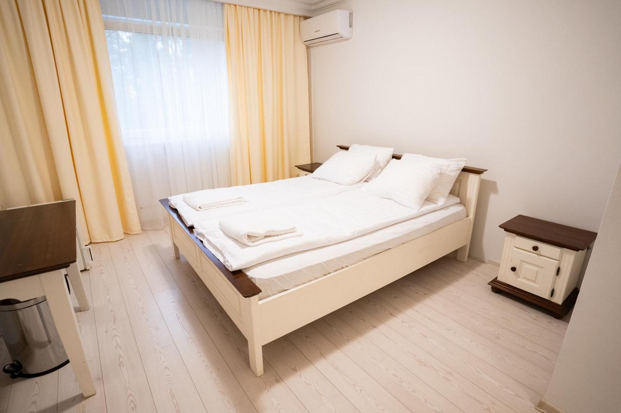 Hotel Royal Plaza By Timhotels Timisoara Bagian luar foto