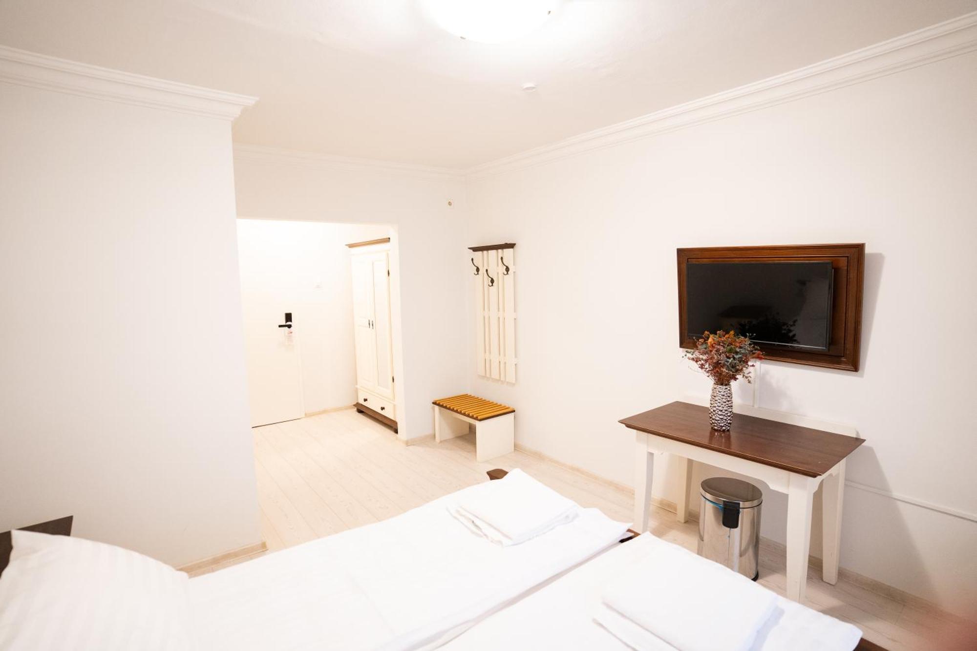 Hotel Royal Plaza By Timhotels Timisoara Bagian luar foto