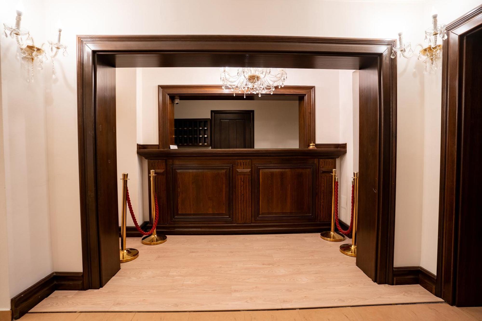 Hotel Royal Plaza By Timhotels Timisoara Bagian luar foto