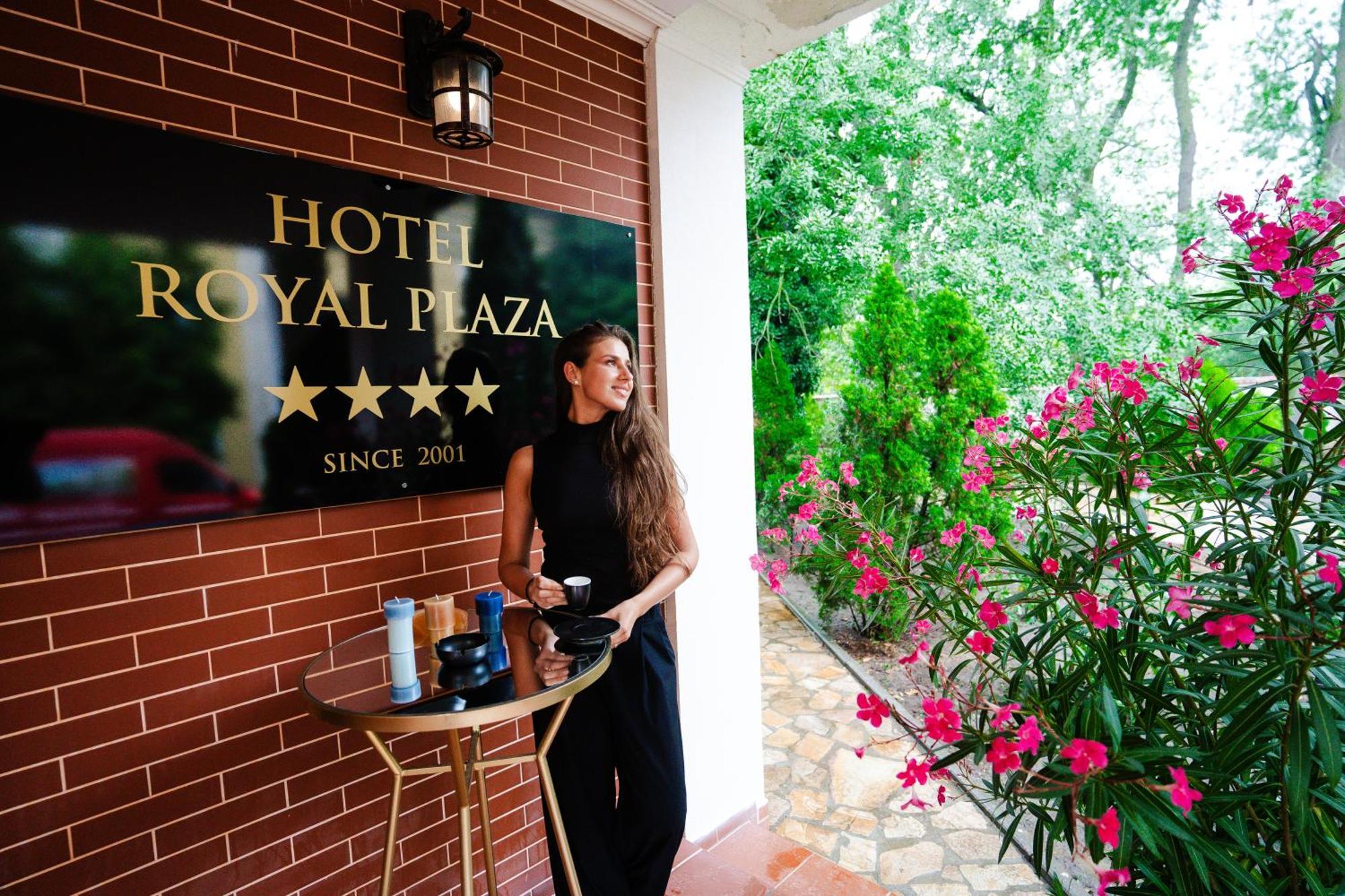 Hotel Royal Plaza By Timhotels Timisoara Bagian luar foto