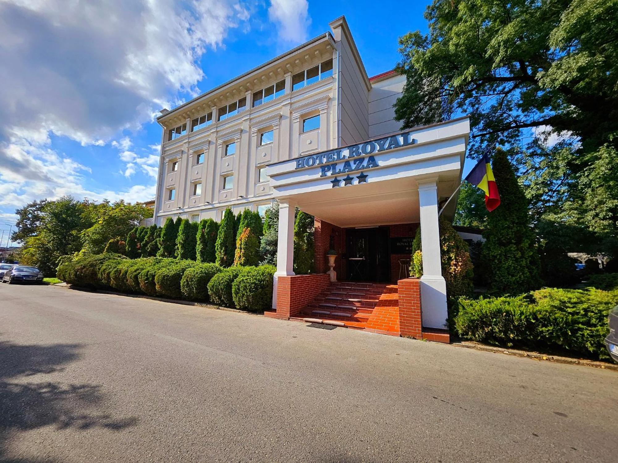 Hotel Royal Plaza By Timhotels Timisoara Bagian luar foto