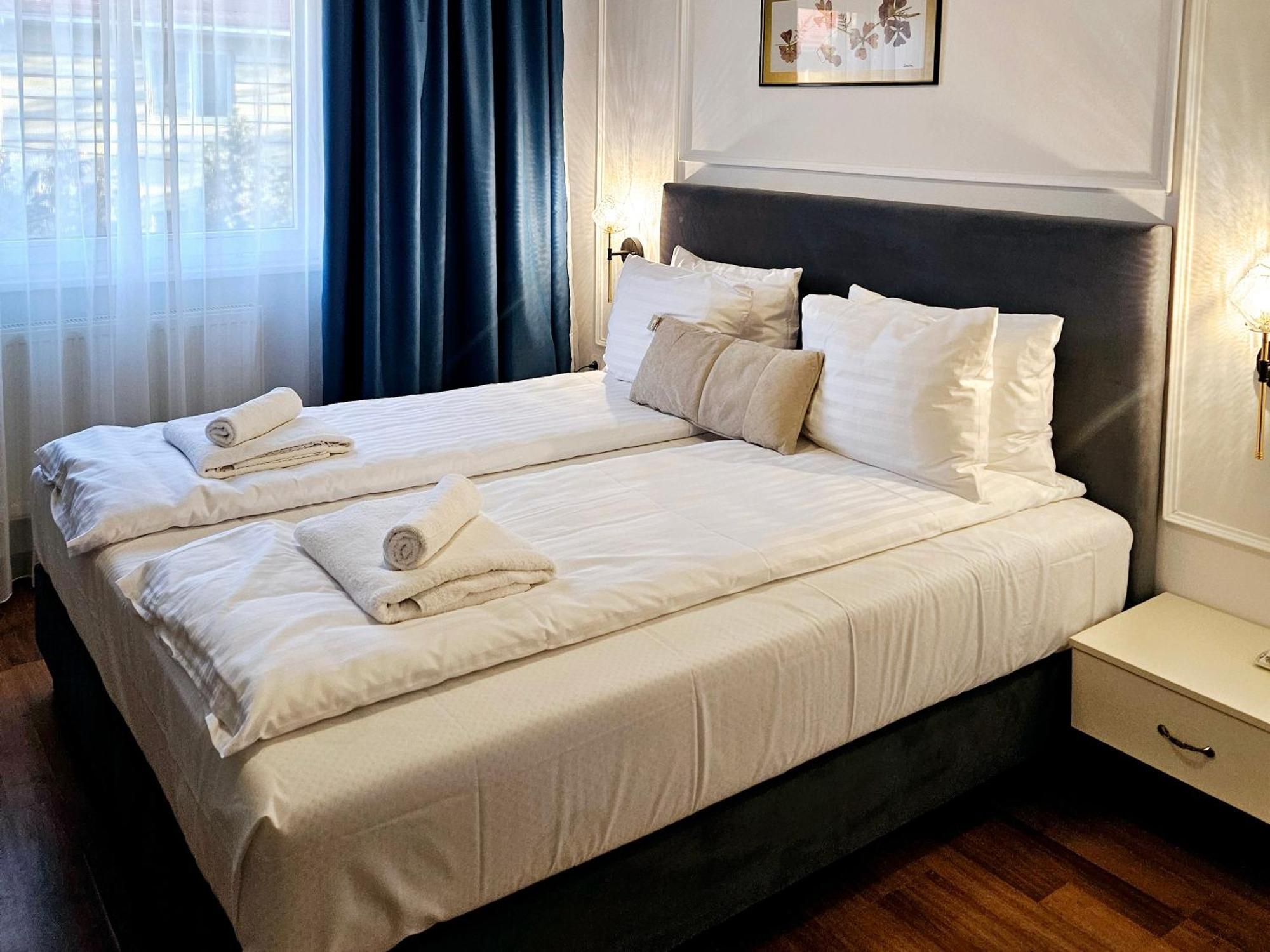 Hotel Royal Plaza By Timhotels Timisoara Bagian luar foto