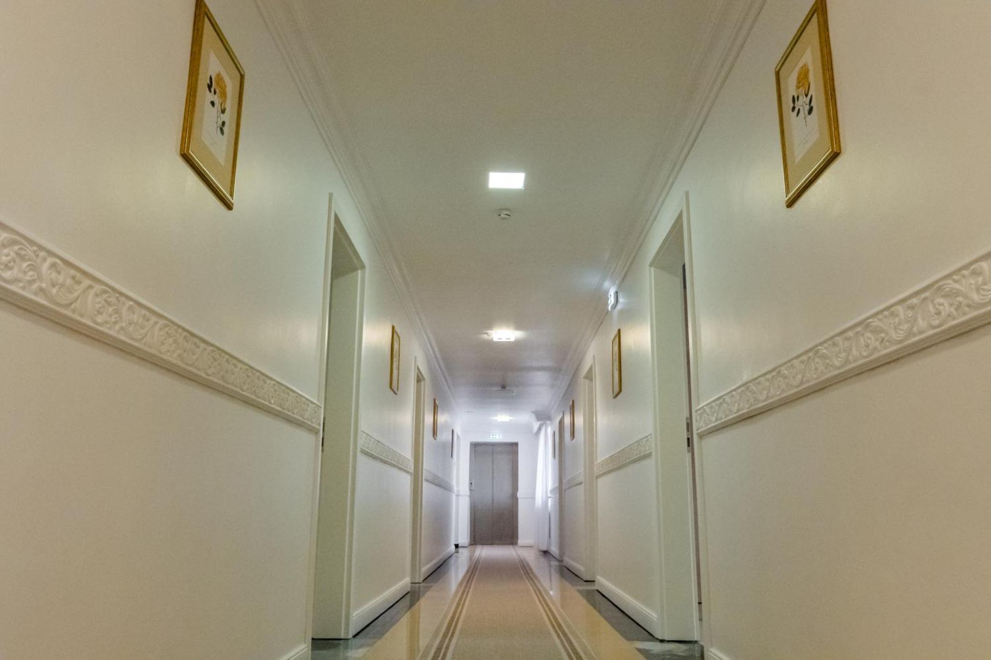 Hotel Royal Plaza By Timhotels Timisoara Bagian luar foto