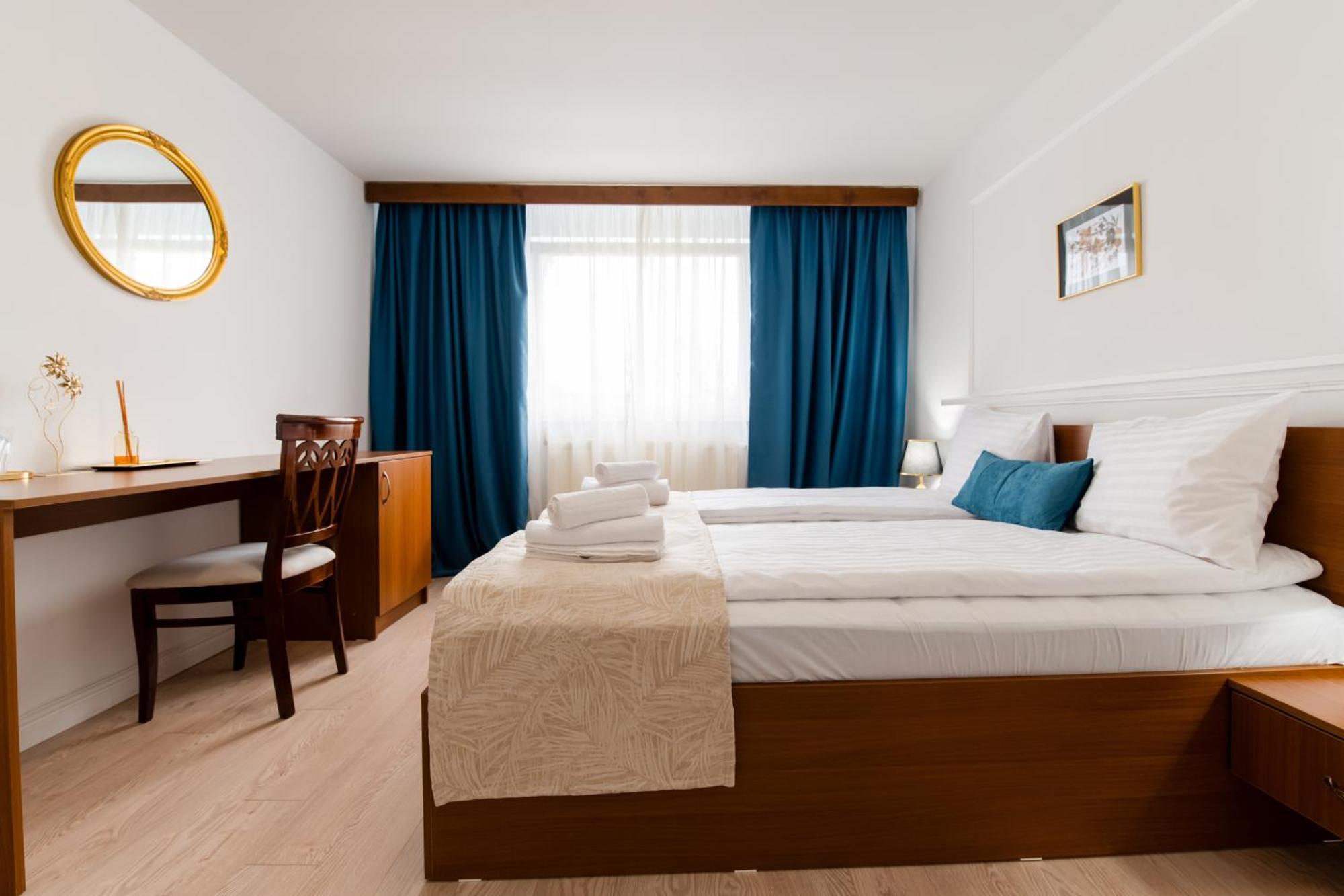Hotel Royal Plaza By Timhotels Timisoara Bagian luar foto