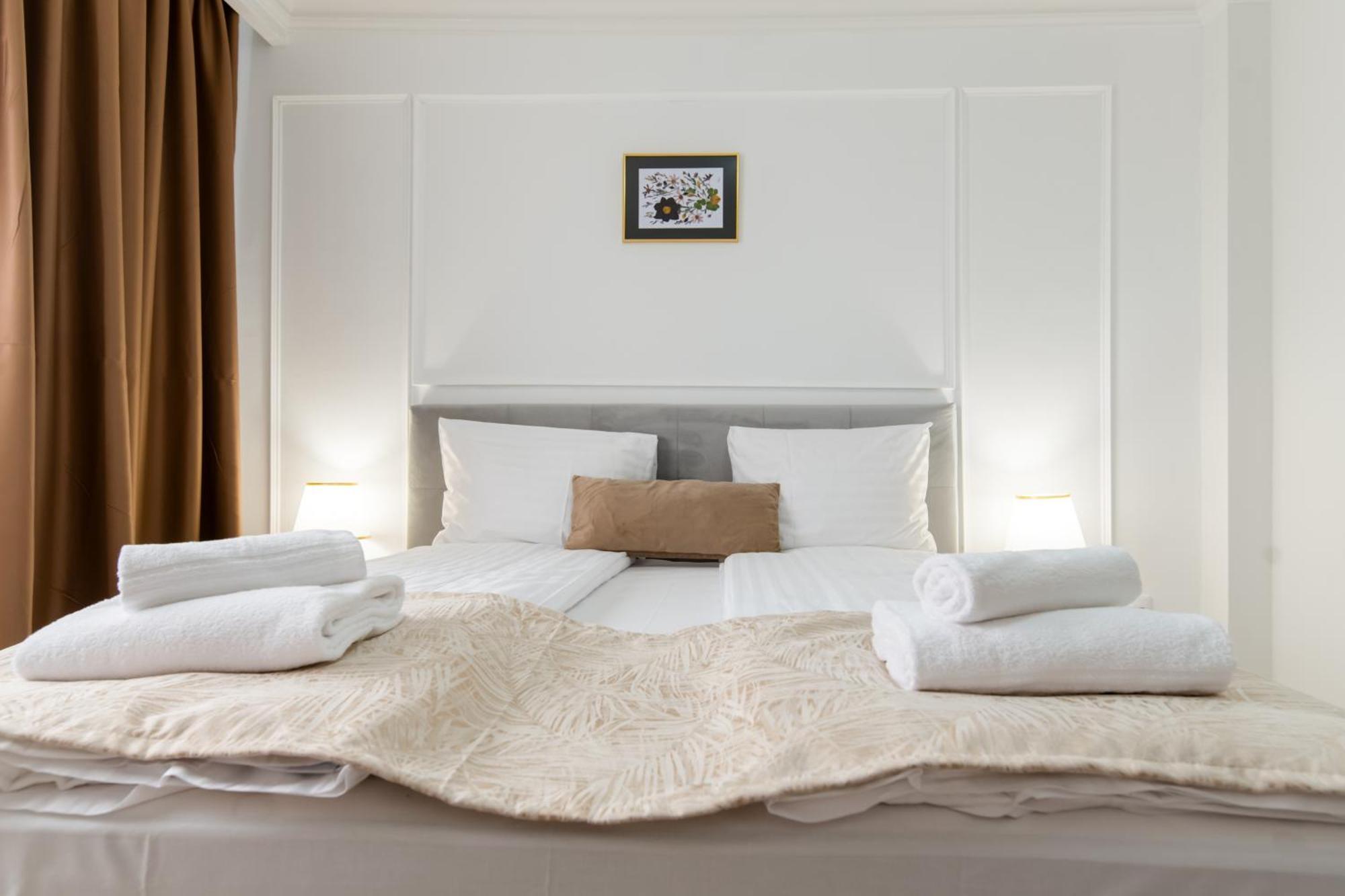 Hotel Royal Plaza By Timhotels Timisoara Bagian luar foto