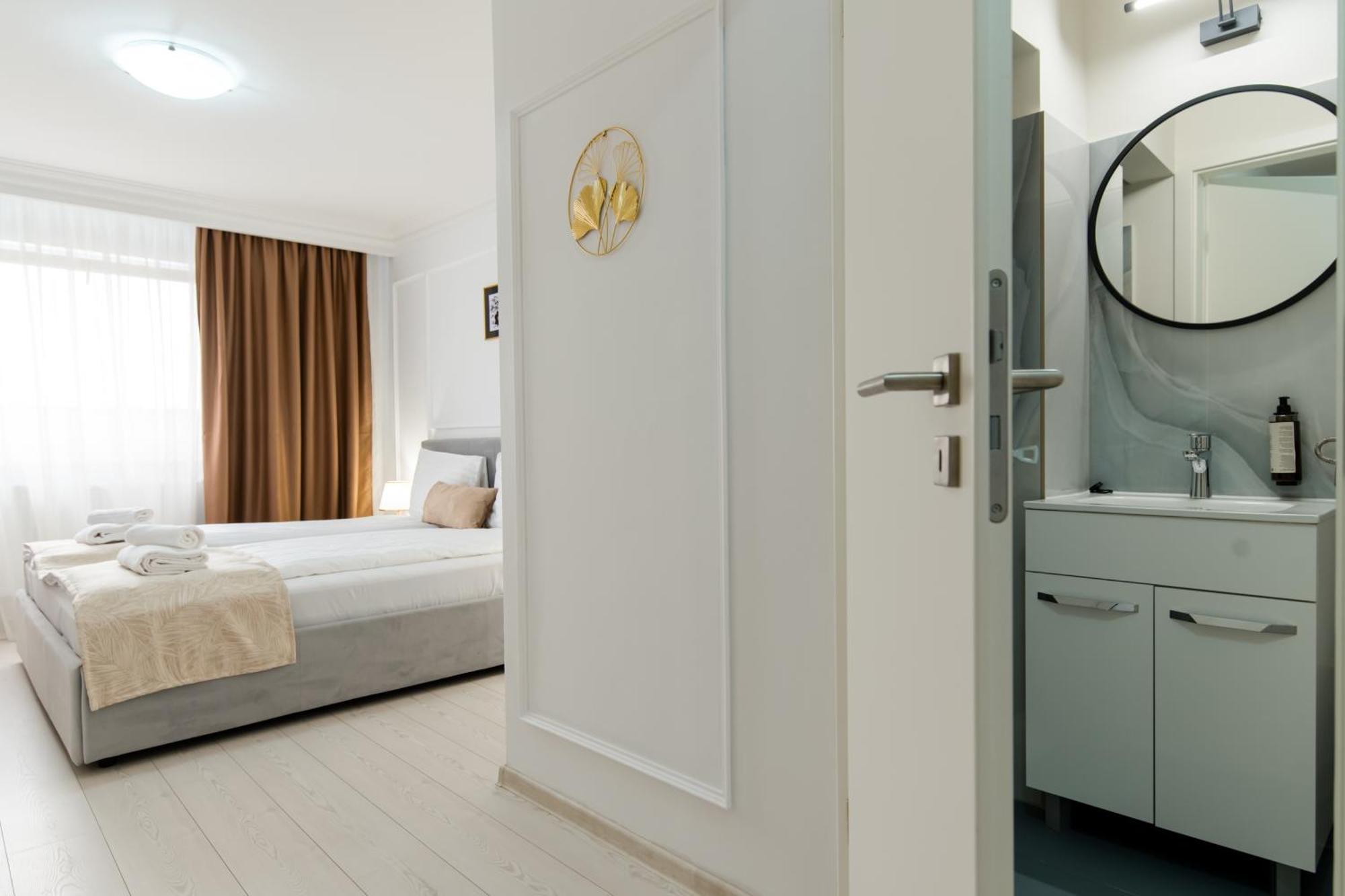 Hotel Royal Plaza By Timhotels Timisoara Bagian luar foto