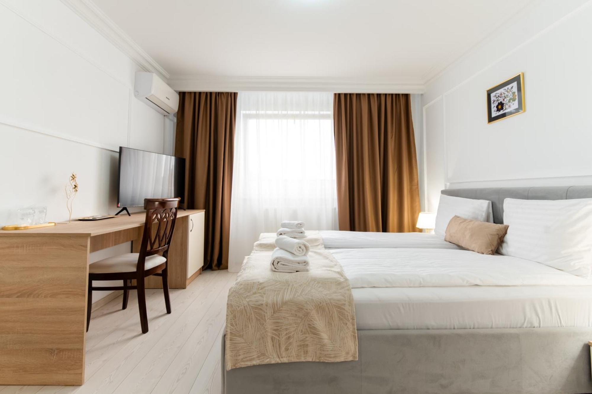 Hotel Royal Plaza By Timhotels Timisoara Bagian luar foto