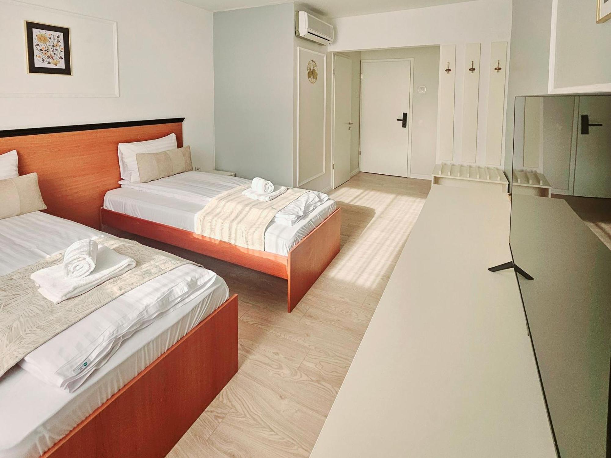 Hotel Royal Plaza By Timhotels Timisoara Bagian luar foto
